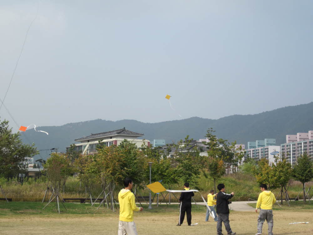 김해캠프-연날리기